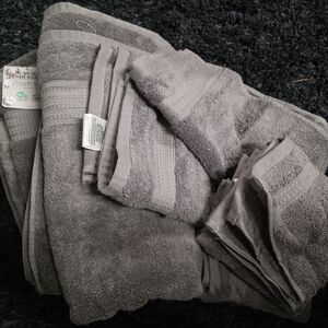 Luxurious Grey Bath Towel Set- 8 Pc
